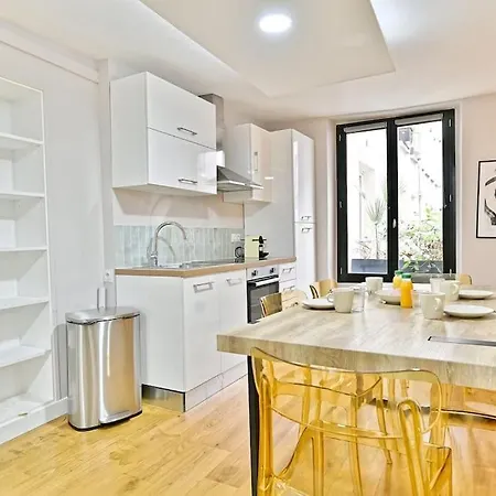 3 2eme - Iii Apartment *